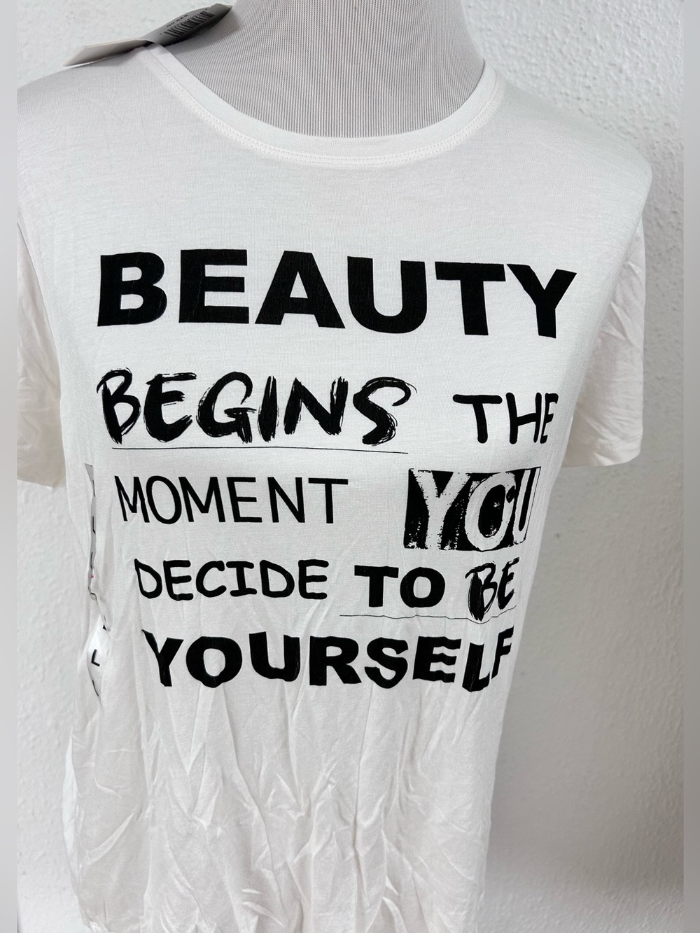 Kohl's White‎ Short-Sleeve Graphic Tee “beauty begins the moment..” NWT sz L